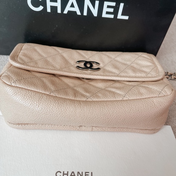 Authentic Chanel natural beauty flap bag ligh beige - Picture 13 of 13